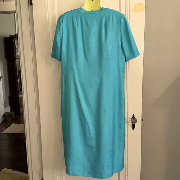 Vintage 60s Shimmery Turquoise Shift Short Sleeve Dress with shiny gold buttons - Picture 8 of 10